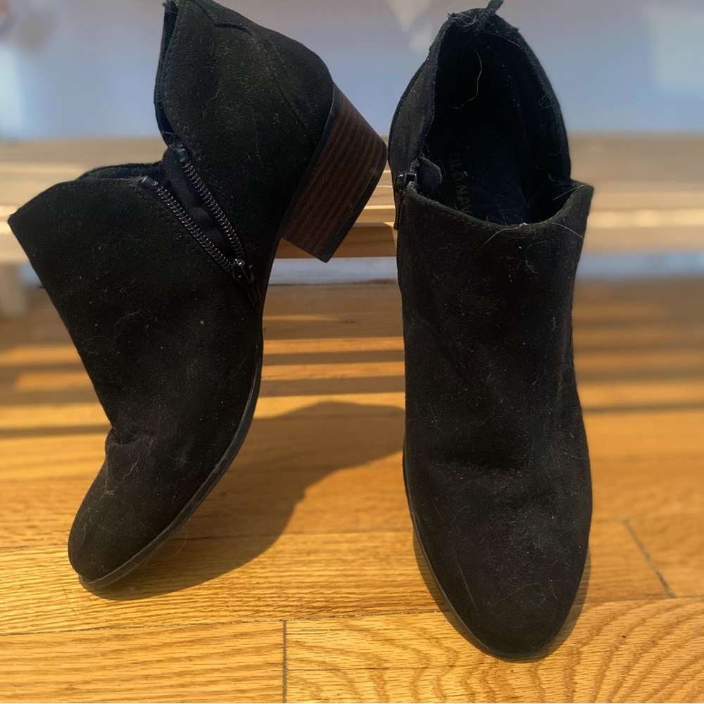Old navy, ankle booties with zip! Womens 8